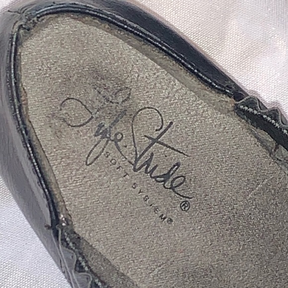 Stylish Ankle Boots - Picture 6 of 7